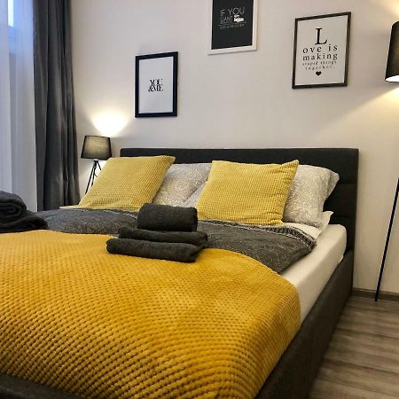 Apartament Szczesliwa 13 - Plac Ratuszowy Jelenia Góra Buitenkant foto