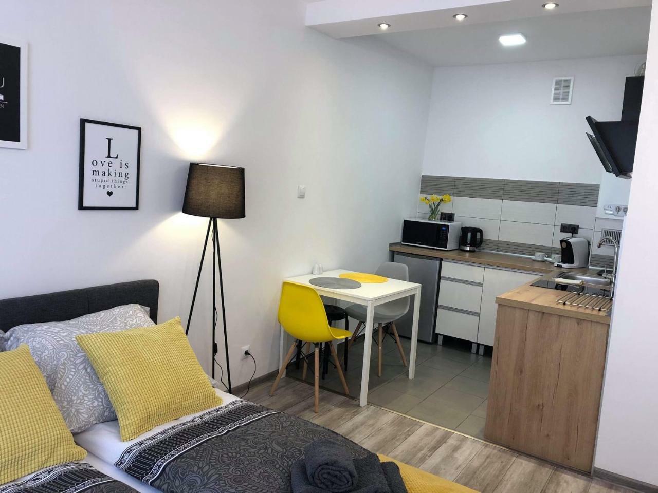 Apartament Szczesliwa 13 - Plac Ratuszowy Jelenia Góra Buitenkant foto