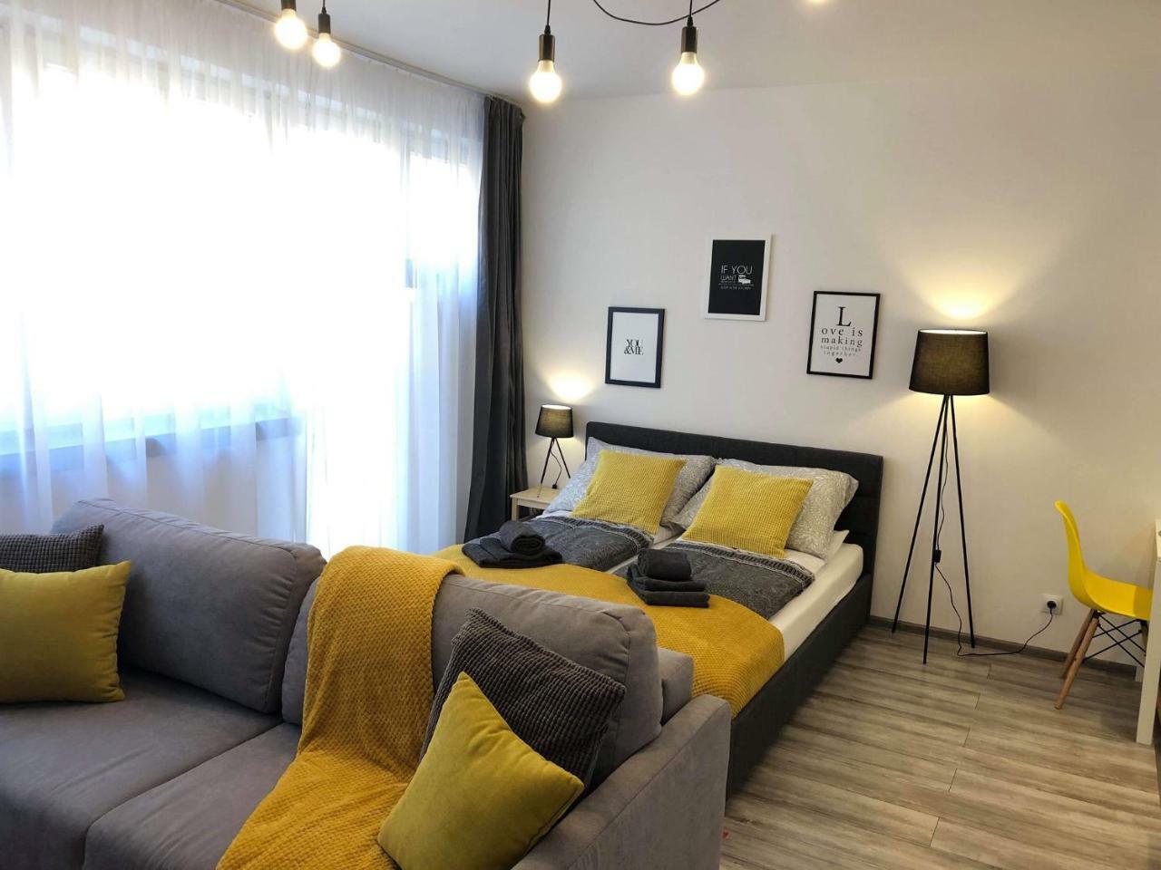 Apartament Szczesliwa 13 - Plac Ratuszowy Jelenia Góra Buitenkant foto