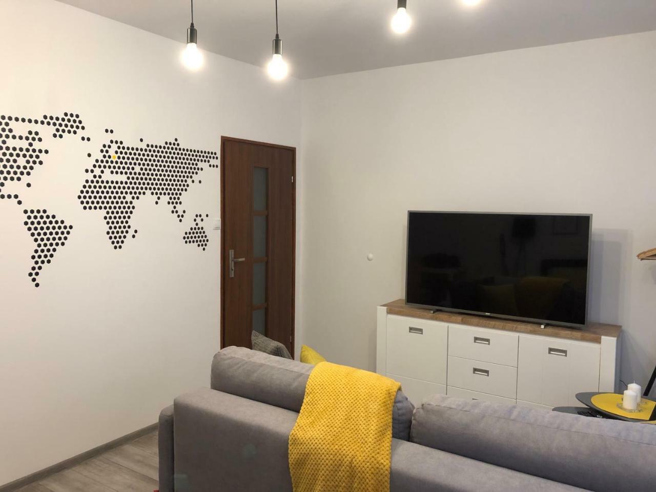 Apartament Szczesliwa 13 - Plac Ratuszowy Jelenia Góra Buitenkant foto