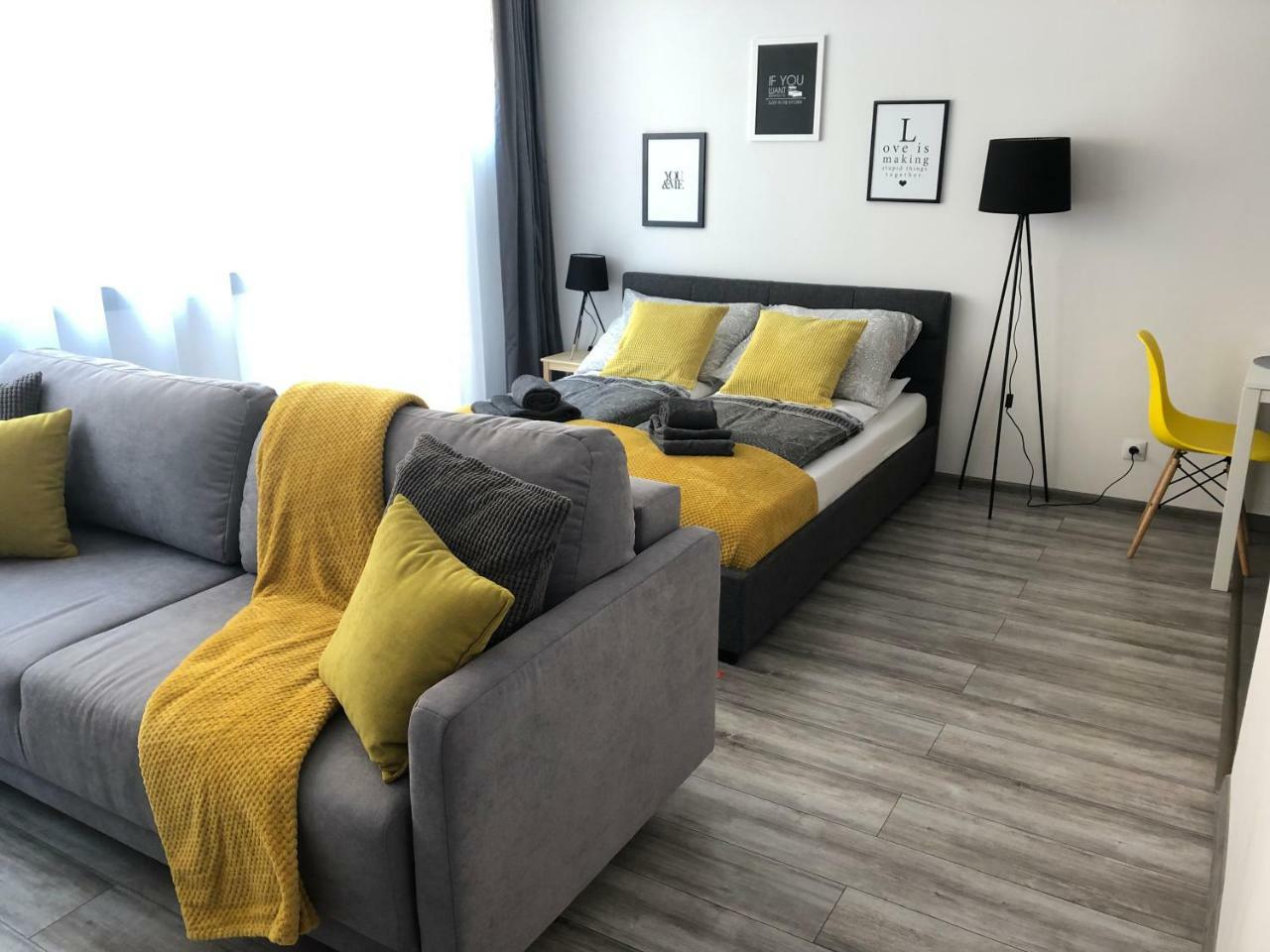 Apartament Szczesliwa 13 - Plac Ratuszowy Jelenia Góra Buitenkant foto