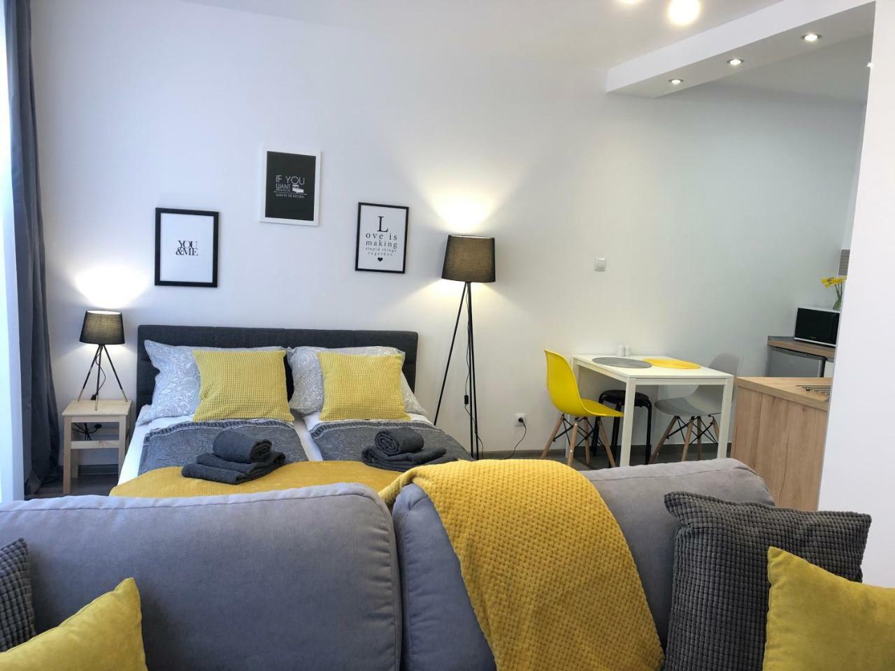 Apartament Szczesliwa 13 - Plac Ratuszowy Jelenia Góra Buitenkant foto