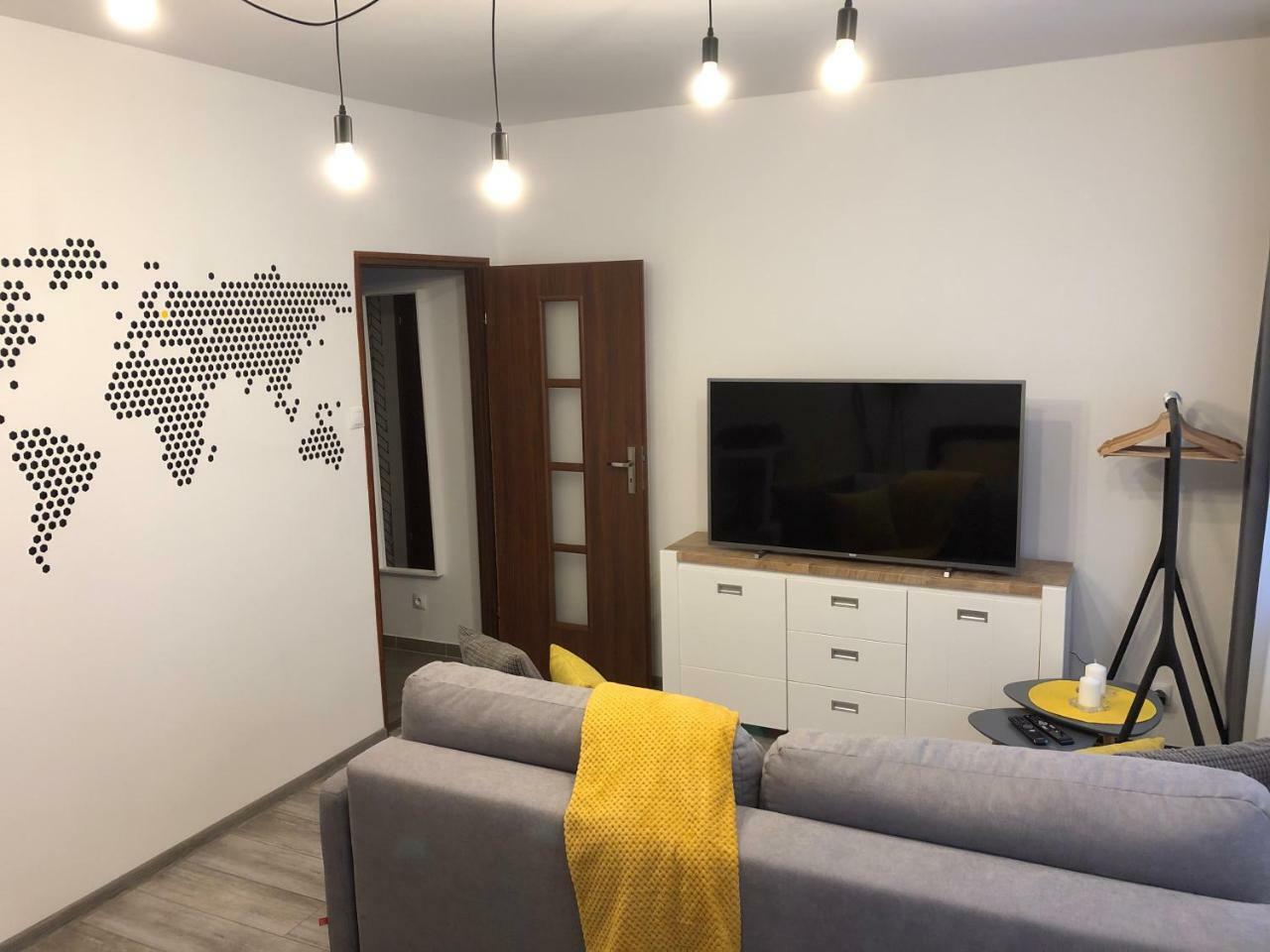 Apartament Szczesliwa 13 - Plac Ratuszowy Jelenia Góra Buitenkant foto