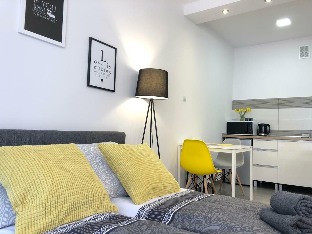 Apartament Szczesliwa 13 - Plac Ratuszowy Jelenia Góra Buitenkant foto